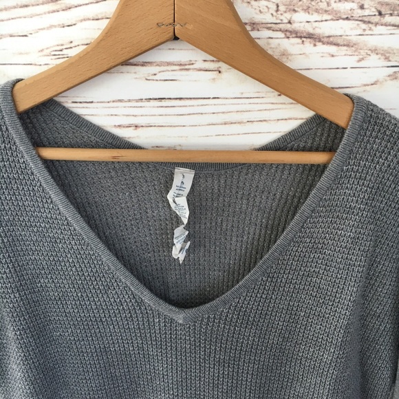 Lululemon Gray Sweater Sz 4 with thumbholes! - Picture 2 of 5